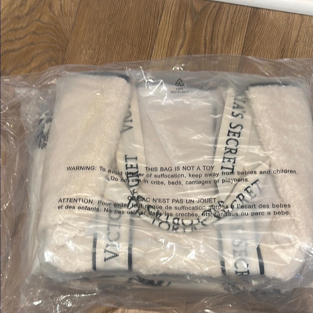 VS Bag and Blanket